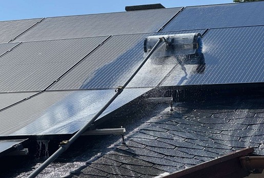 Solar Panel Cleaning – Invisible Losses, Measurable Results